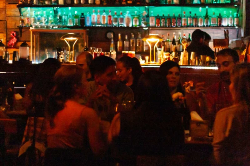Vinito y Amigos - Mendoza - Bar Oculto